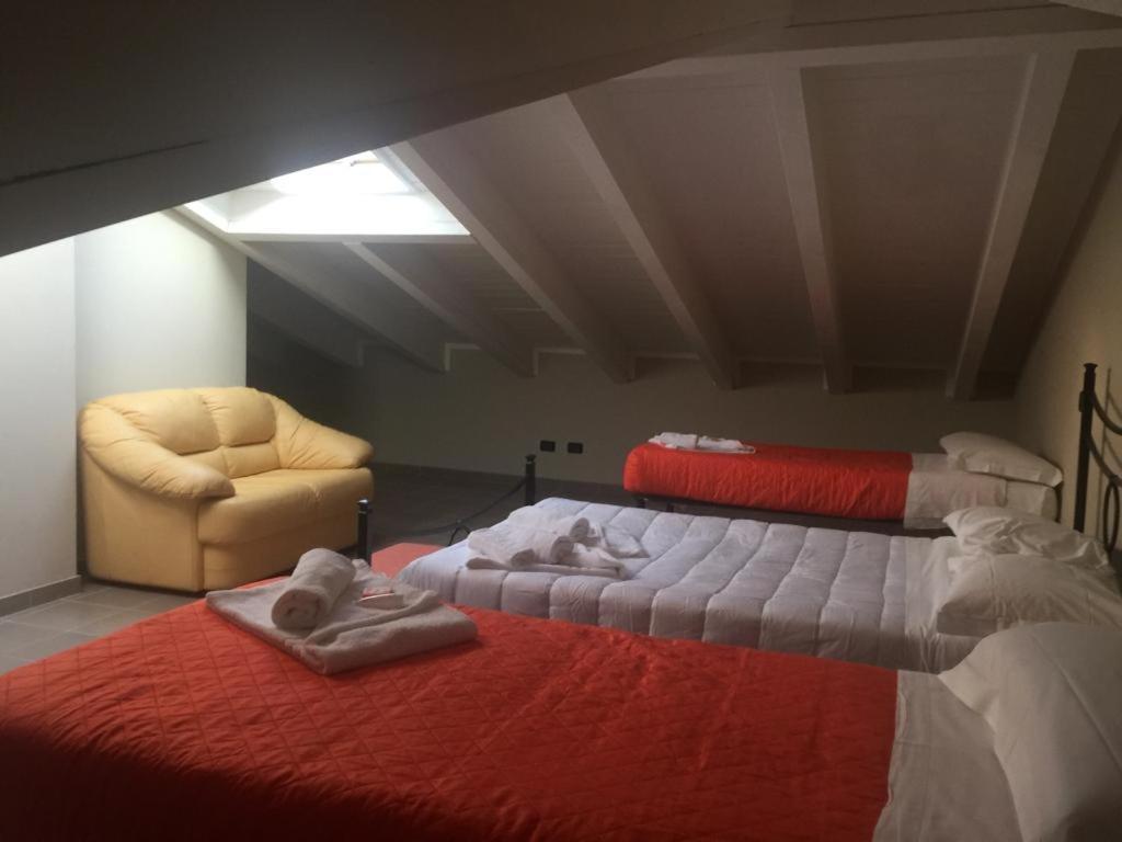 デセンツァーノ・デル・ガルダResidenza Oleandroアパートメント エクステリア 写真